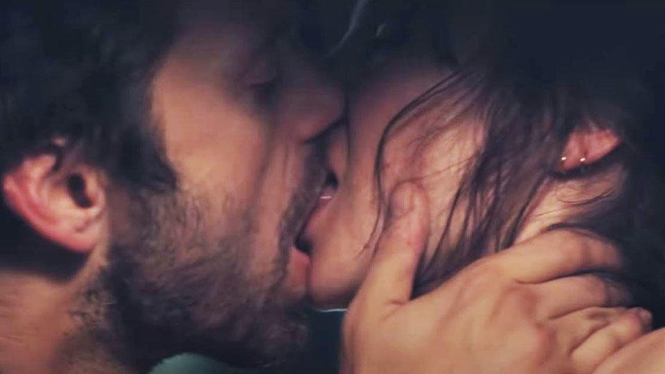 Что такое любовь: основные признаки, стадии и отличия от влюбленности